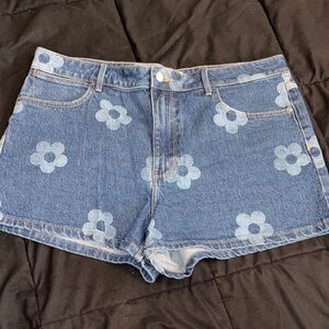 Wrangler Blue Floral Jean Shorts